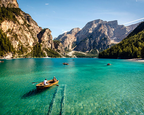 LAGO EN ALBANIA
